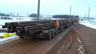 Очень длинный кузов тягача - смотреть видео (1:11)