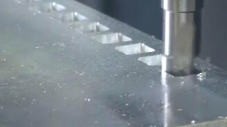 Сверление квадратных отверстий - смотреть видео (1:33)