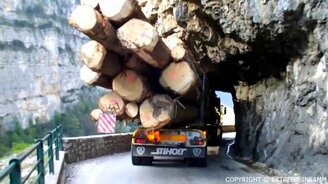 Экстрим на нагруженном грузовике - смотреть видео (1:22)