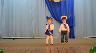 Совсем юные моряки в танце - смотреть видео (3:16)