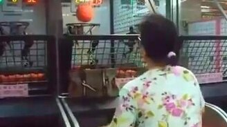 100 голов за одну минуту - смотреть видео (0:53)