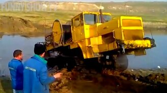 Техника застревает в грязи - смотреть видео (15:32)