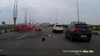 Водители докочевряжились - смотреть видео (5:07)