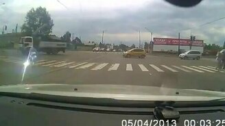 Искры на трамвайных рельсах - смотреть видео (1:00)