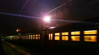 Искры после ледяного дождя - смотреть видео (0:45)