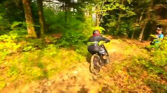 Даунхилл на велосипеде в лесу - смотреть видео (3:02)