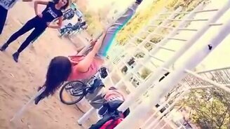 Уличные девчачьи тренировки - смотреть видео (1:11)