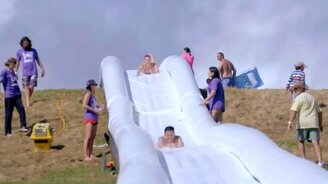 Самая длинная водяная горка - смотреть видео (1:33)