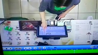 Трижды обманутая кассирша - смотреть видео (4:24)