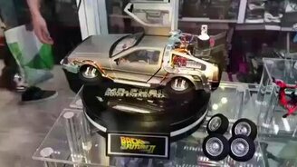 Модель автомобиля Делориан - смотреть видео (0:22)