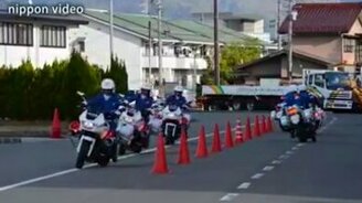 Синхронные полицейские-мотоциклисты - смотреть видео (5:35)