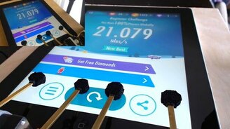 Робот играет на пианино - смотреть видео (2:09)