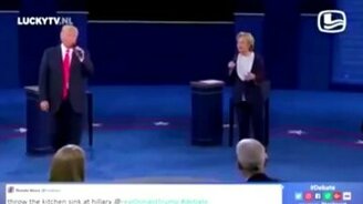 Трамп и Клинтон поют дуэтом - смотреть видео (1:22)