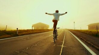 Один день из жизни велосипедиста-экстремала - смотреть видео (7:34)