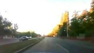 Маршрутка дразнит ДПС - смотреть видео (3:04)