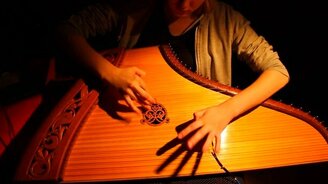 Ольга Глазова играет на гуслях - смотреть видео (4:44)