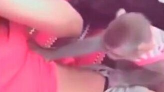 Проверка девушки на вшивость - смотреть видео (1:42)