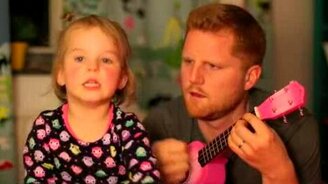 Папа играет, дочка поёт - смотреть видео (3:12)