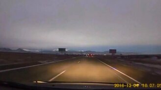 Падение метеорита в Хакасии - смотреть видео (0:15)