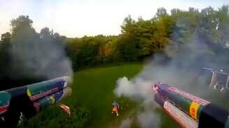 Берегись, дрон атакует! - смотреть видео (1:41)