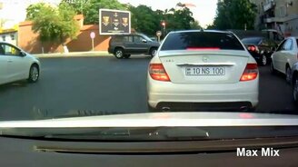 В сантиметре от авто - смотреть видео (5:24)