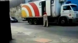 Когда невнимательно поторопился - смотреть видео (0:53)