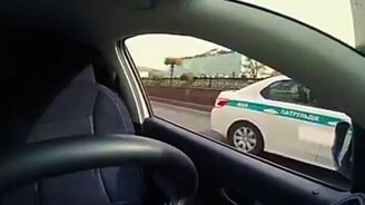 Автомобиль едет без водителя - смотреть видео (5:09)