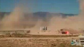 Грузовик на скорости звука врезается в авто - смотреть видео (4:33)