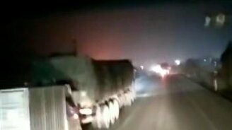 Как грабят грузовики в Китае - смотреть видео (0:38)