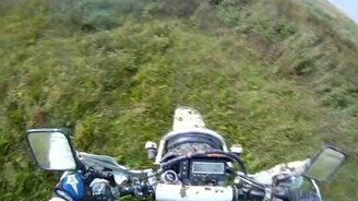 По бездорожью на мотоциклах - смотреть видео (3:02)