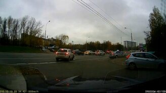 Авария с ДПС, снёсшей дорожный знак - смотреть видео (0:40)