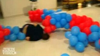 Курьёзы на кухне - смотреть видео (2:48)