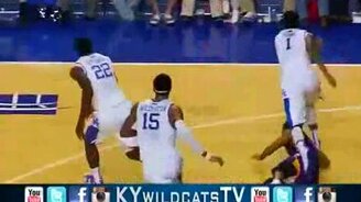 Баскетболист невероятно провалился - смотреть видео (0:30)