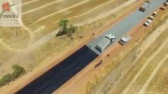 Самая быстрая укладка битума - смотреть видео (3:15)