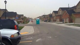 Биотуалеты захватывают дороги - смотреть видео (0:40)