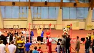 Рекордсмен на турнике - смотреть видео (1:35)