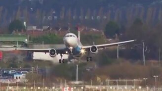 Самые опасные взлеты и посадки самолётов - смотреть видео (11:20)