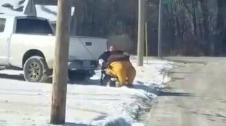 Когда не помещаешься в машину - смотреть видео (0:32)