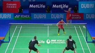 Классный розыгрыш в бадминтоне - смотреть видео (0:32)