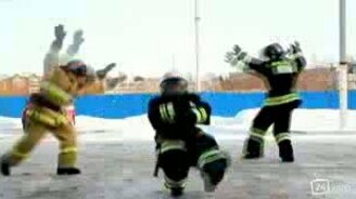 С Новым годом от пожарных! - смотреть видео (1:24)