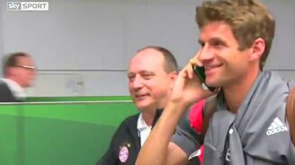 Как избежать общения с прессой - смотреть видео (0:14)