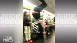 Приколы и провалы в метрополитене - смотреть видео (3:30)