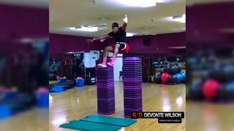 Самый выносливый прыгун - смотреть видео (4:49)