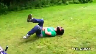 Забавные и курьёзные провалы, неудачи и падения - смотреть видео (3:51)