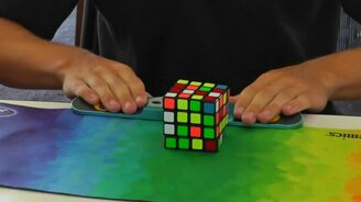 Быстро собрал кубик Рубика - смотреть видео (1:08)