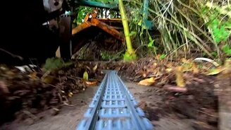 90-метровая игрушечная железная дорога - смотреть видео (5:42)