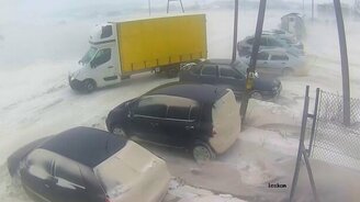 Грузовичок против ветра - смотреть видео (0:24)