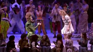 Предложение выйти замуж на спектакле - смотреть видео (3:22)