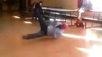 Преподаватель исполнил брейк - смотреть видео (0:15)