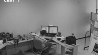 Когда на работе очень хочется спать - смотреть видео (0:53)